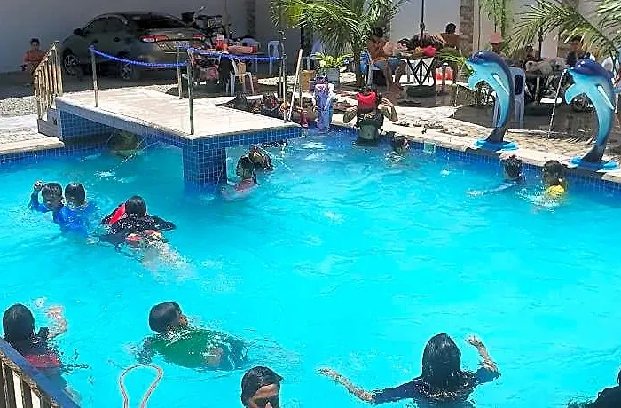 Aosmecpoolcamp Hotell